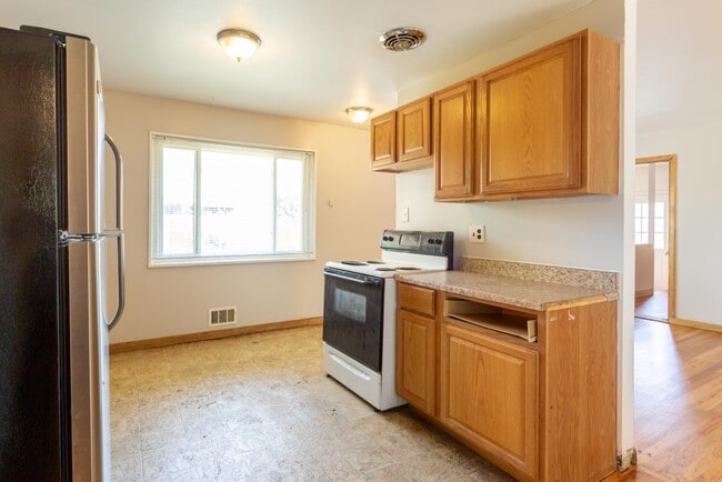 Foto del edificio - 3285 Moorhead Ave