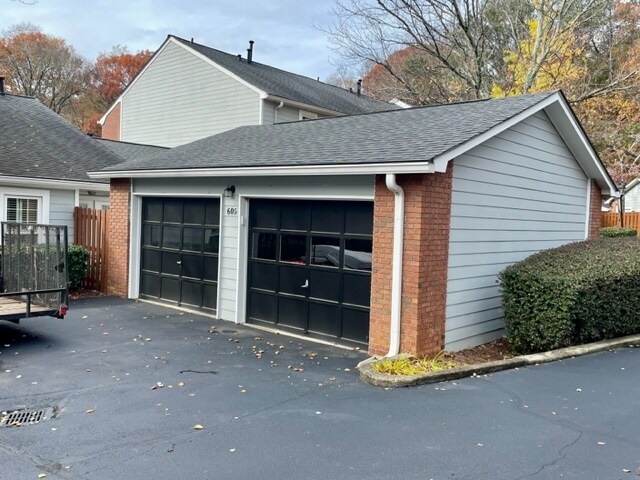 Photo - 605 Dunwoody Chace House