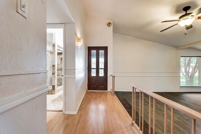Foto del edificio - 3441 Flagstone Dr