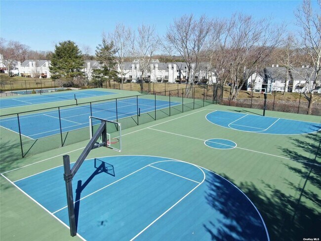 Foto del edificio - 235 Windward Ct N