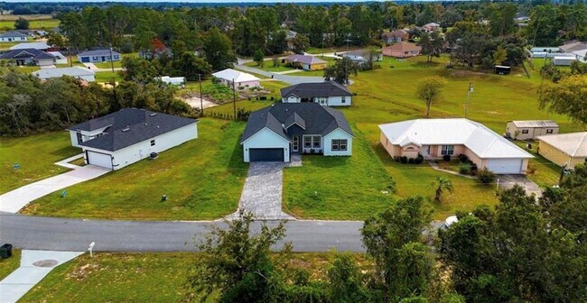 Foto del edificio - 15683 SW 49th Avenue Rd