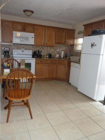 Building Photo - 7605 Ridgewood Ave #2-1