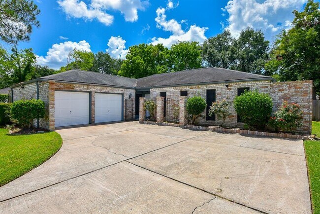 Foto del edificio - 13727 Wickersham Ln