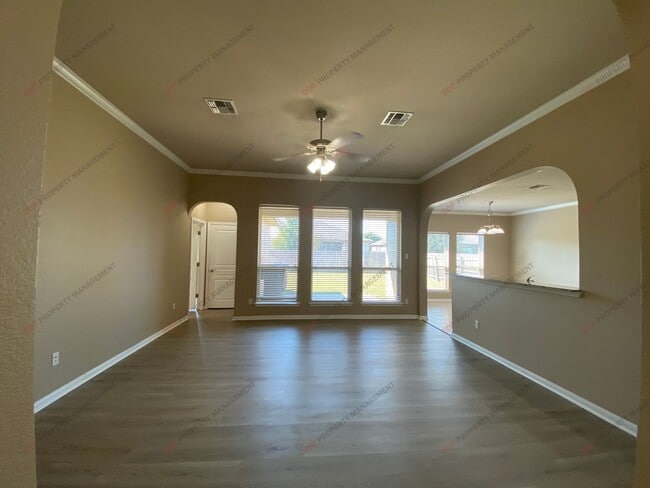 Foto del edificio - 513 Wedgwood Dr