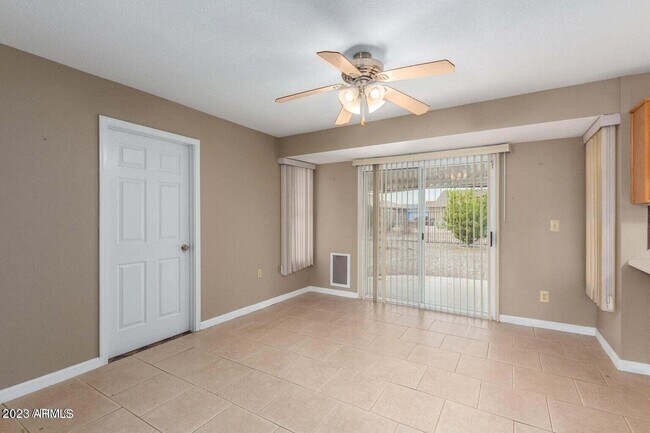 Foto del edificio - 12630 N Blue Ridge Dr