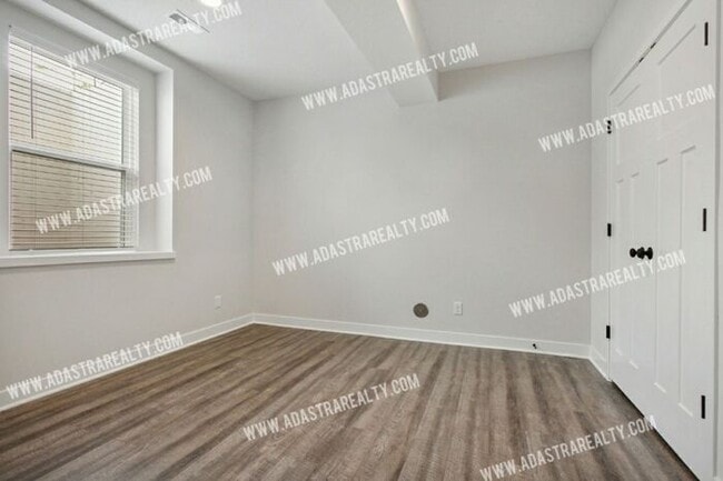 Building Photo - 7015 W 162nd Terrace
