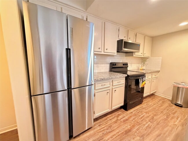 Building Photo - 9517 Clanton St