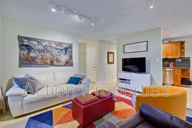 Building Photo - 505 Cypress Point Dr