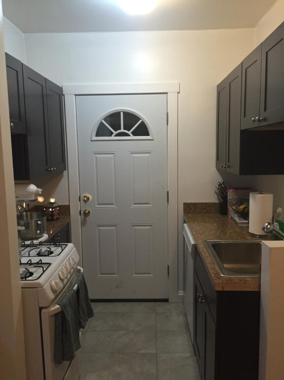 Foto del edificio - 3427 N Marshfield Ave