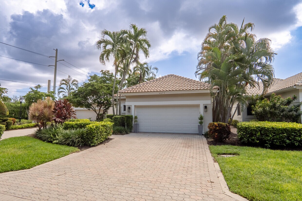 Foto principal - 6670 NW 27th Ave