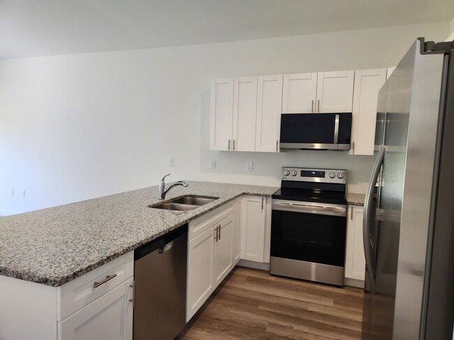 Building Photo - 716-718 Gilbert Ave S