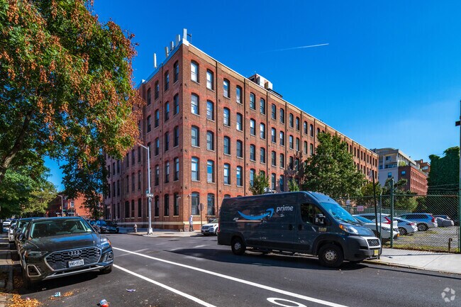 Building Photo - 1 Tiffany Pl