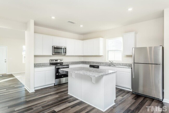 Building Photo - Room in Single Family Home on Sugarplum Road
