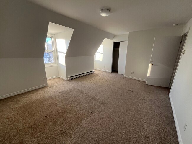 Building Photo - 5813 Cunard St