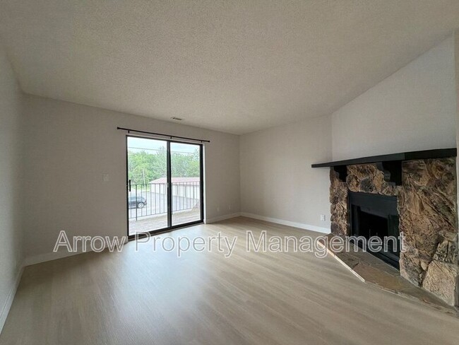 Foto del edificio - 2350 N 44th St