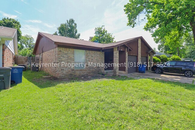 Building Photo - 6135 S Troost Ave
