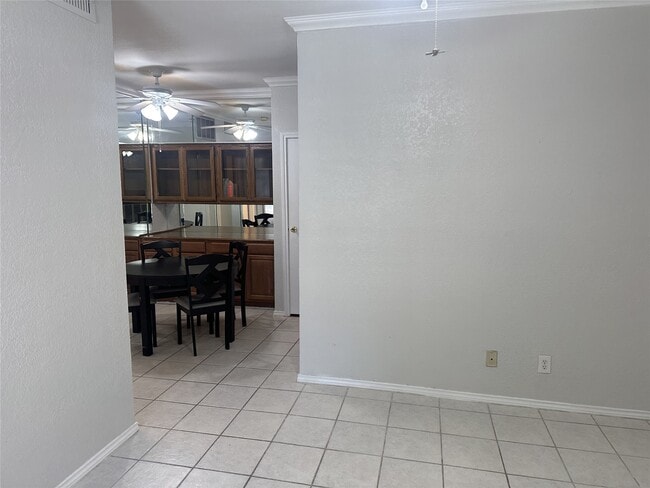 Building Photo - 921 Marine Dr