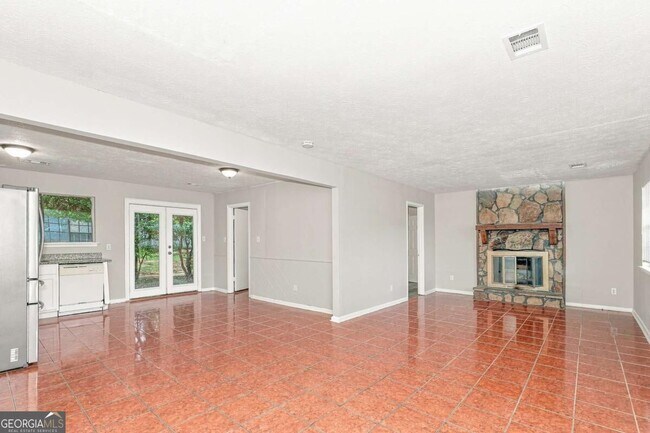 Foto del edificio - 596 Crestmont Ct