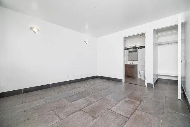 Foto del edificio - 2 bedroom in NEW YORK NY 10002