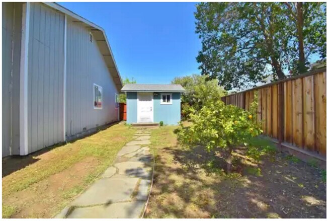 Foto del edificio - 1680 Waltham Rd