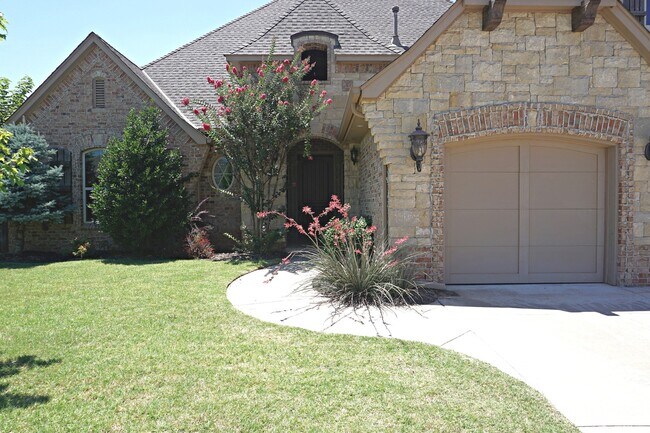 Foto del edificio - Luxurious 4BR/4BA Home in Griffin Park wit...