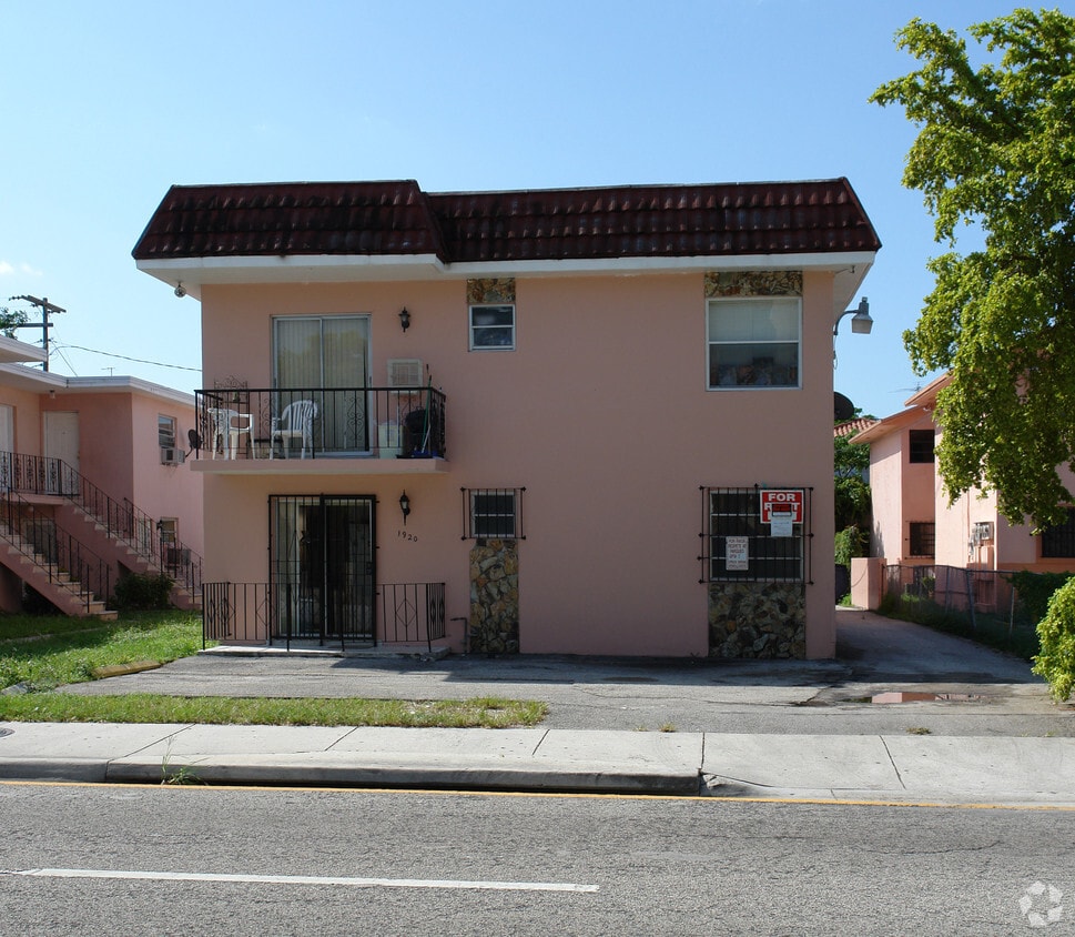 Primary Photo - 1920 SW 7th St