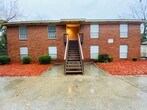Foto principal - 2 bedroom/1 bath condo with off-street par...