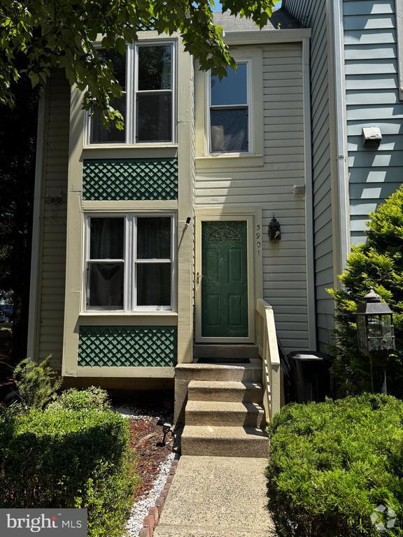 Building Photo - 5901 St Giles Way