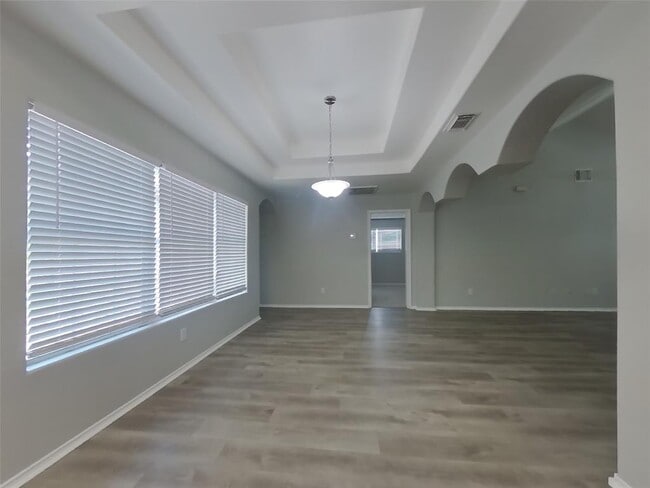 Building Photo - 5514 Rio Ramos St