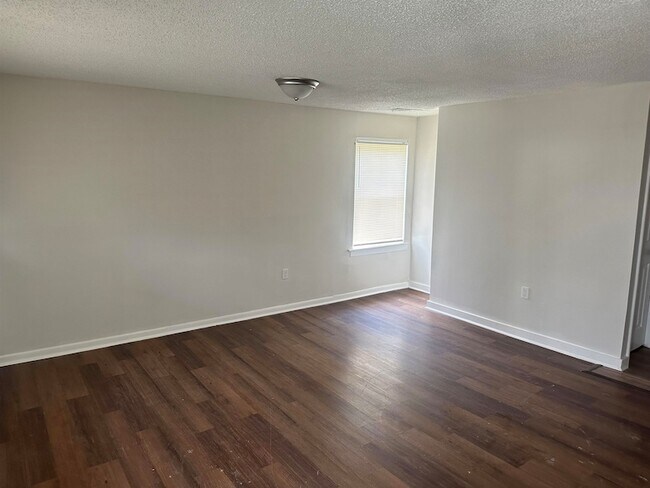 Foto del edificio - 1539 Barton St