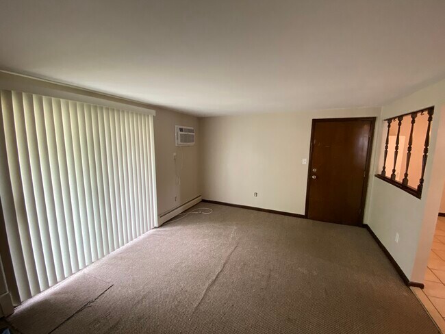 Building Photo - 741 Wright Ave