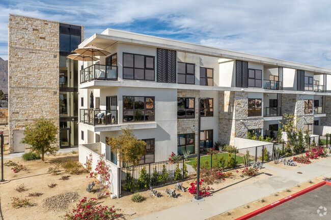 Building Photo - Living Out Palm Springs