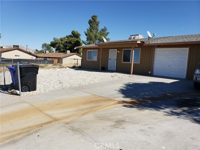 Building Photo - 16001 Green Hill Dr