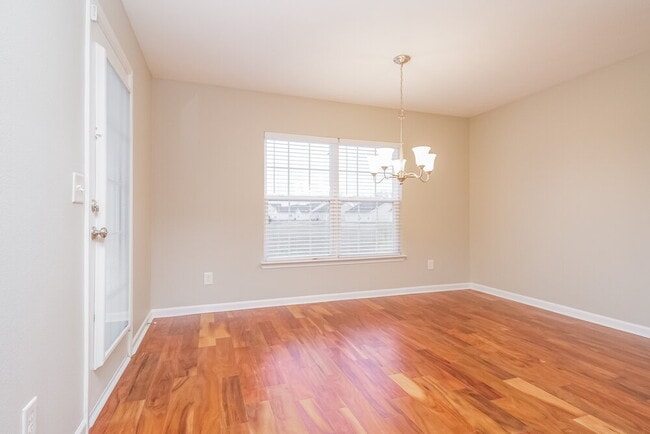 Building Photo - 406 Birdstone Dr