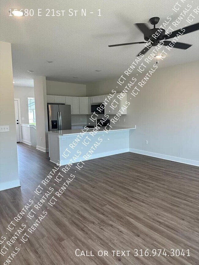 Foto del edificio - 15680 E 21st St N