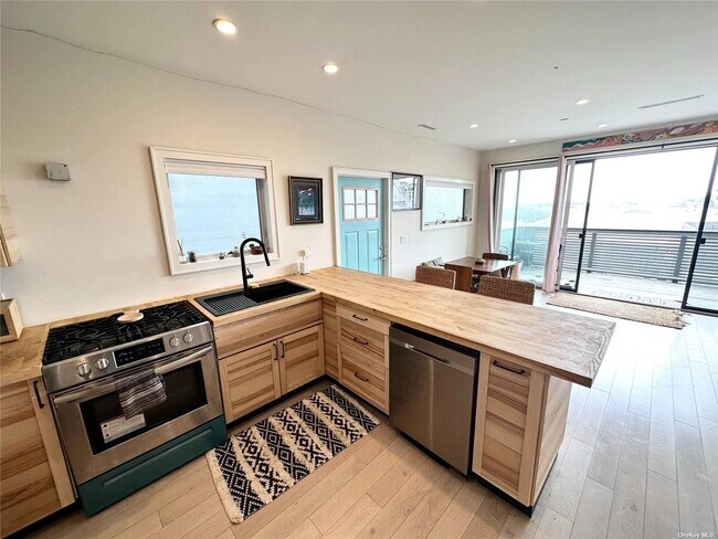 Foto del edificio - 18 Nevada Ave