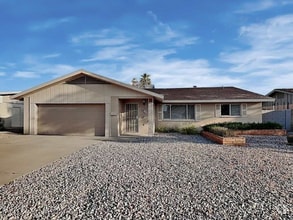 Building Photo - 416 E Fremont Dr