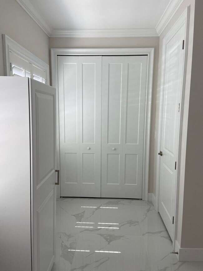 Foto del edificio - 3677 37th Ave NE