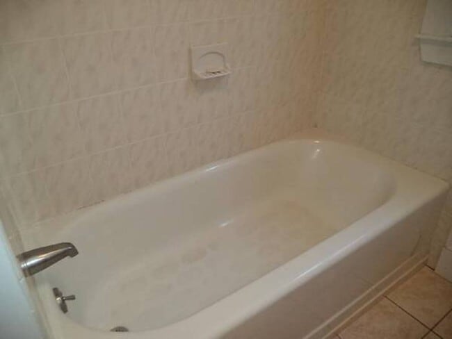 Bath - 38 Harvard Rd