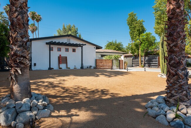 Foto del edificio - 69941 Sunny Ln