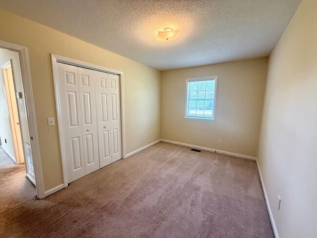 Foto del edificio - Two bedroom, 1 bath condo in Gibsonville