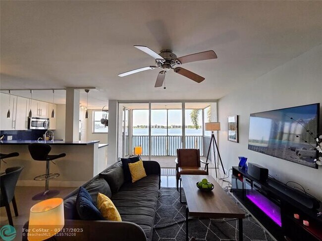 Foto del edificio - 106 Lake Emerald Dr