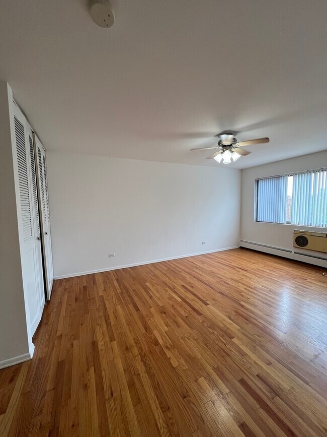 Foto del edificio - 6250 N Kenmore Ave