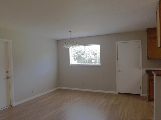 Foto del edificio - 1211 Mulberry Dr