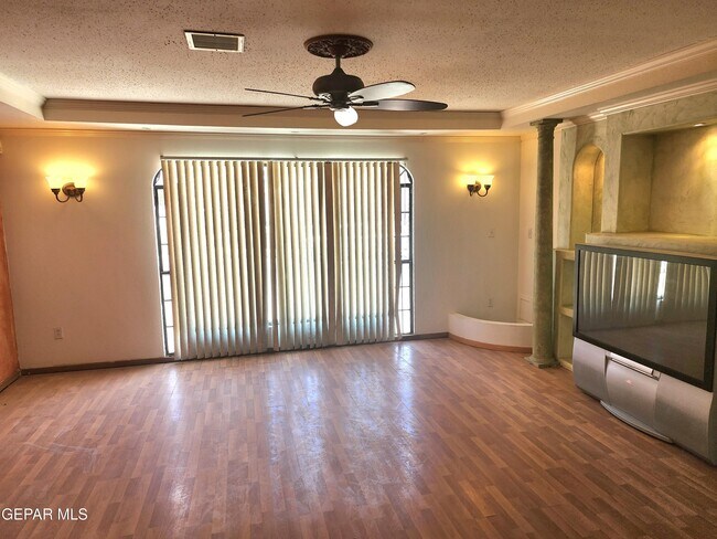 Building Photo - 3115 Sal Berroteran Dr