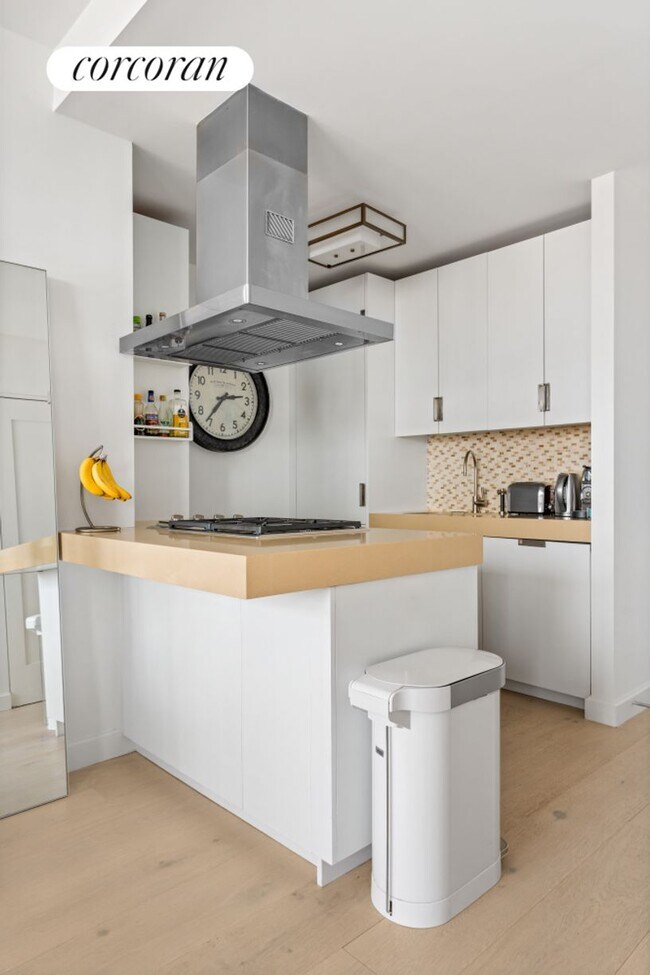 Foto del edificio - 450 W 17th St
