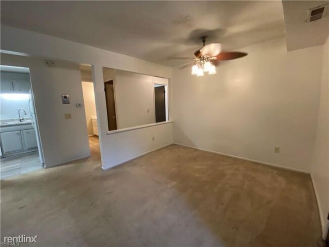 Building Photo - 33803 Electric Blvd