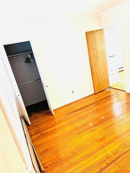 Primary Photo - 14 Pine Ln