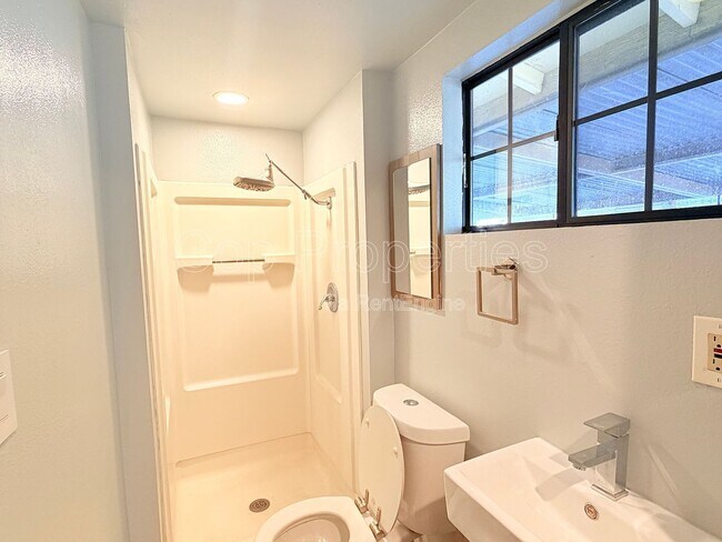 Foto del edificio - 255 Cumberland Rd