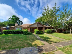 Building Photo - 10212 Hillhouse Ln